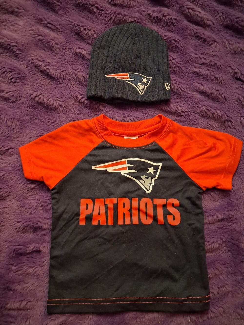NFL Patriots Kids Short Sleeve Tee in Navy & Red With Matching Hat